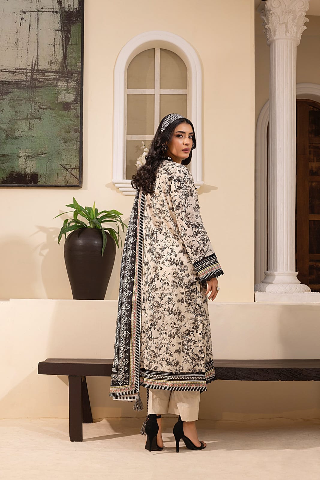 MARIA B( ORIGNAL )3 Piece Unstitched Embroidered Lawn Suit | MPT-2608-B
